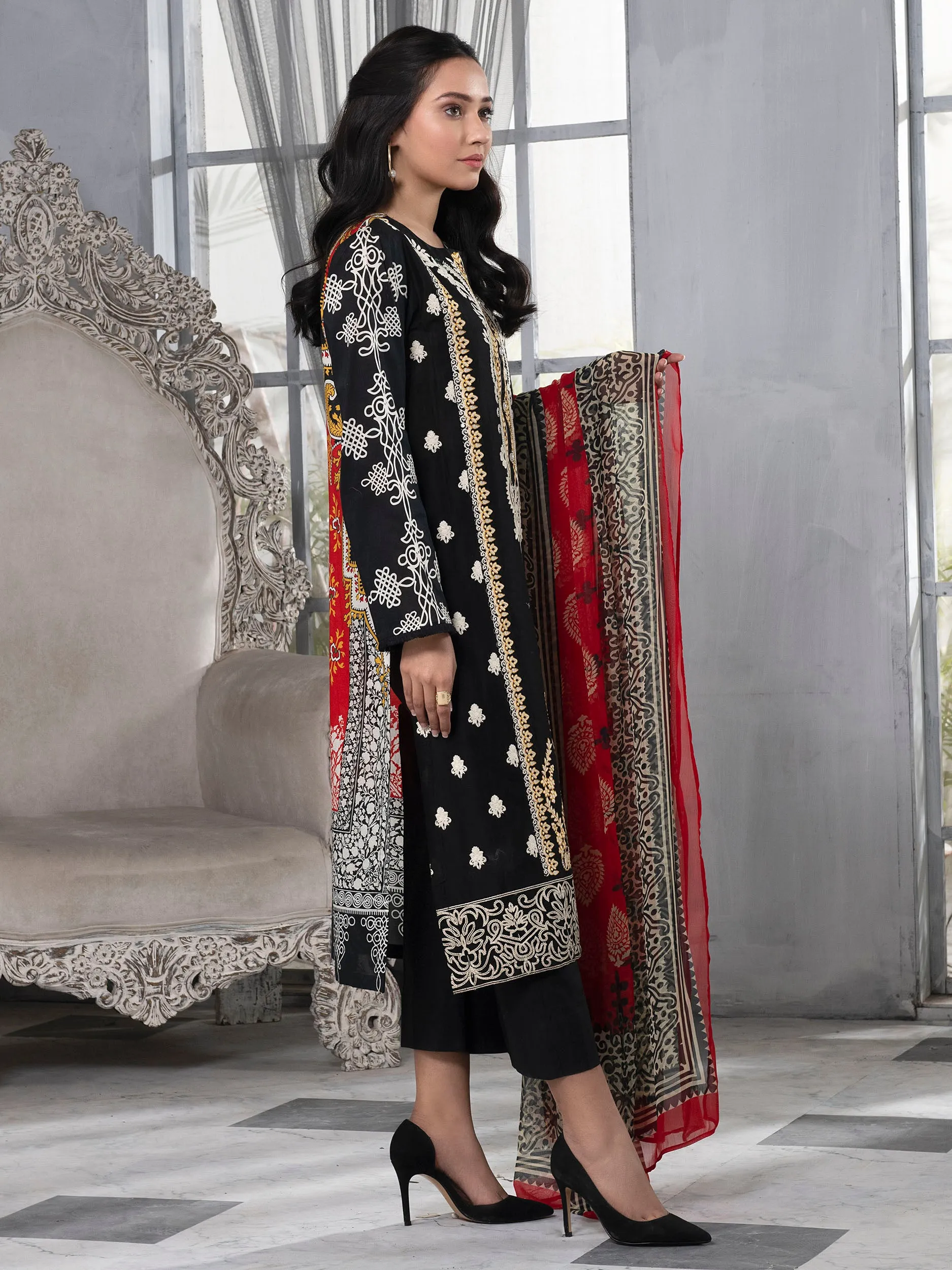 2 Piece Embroidered Lawn Suit