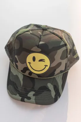 trucker hat smiley - camo